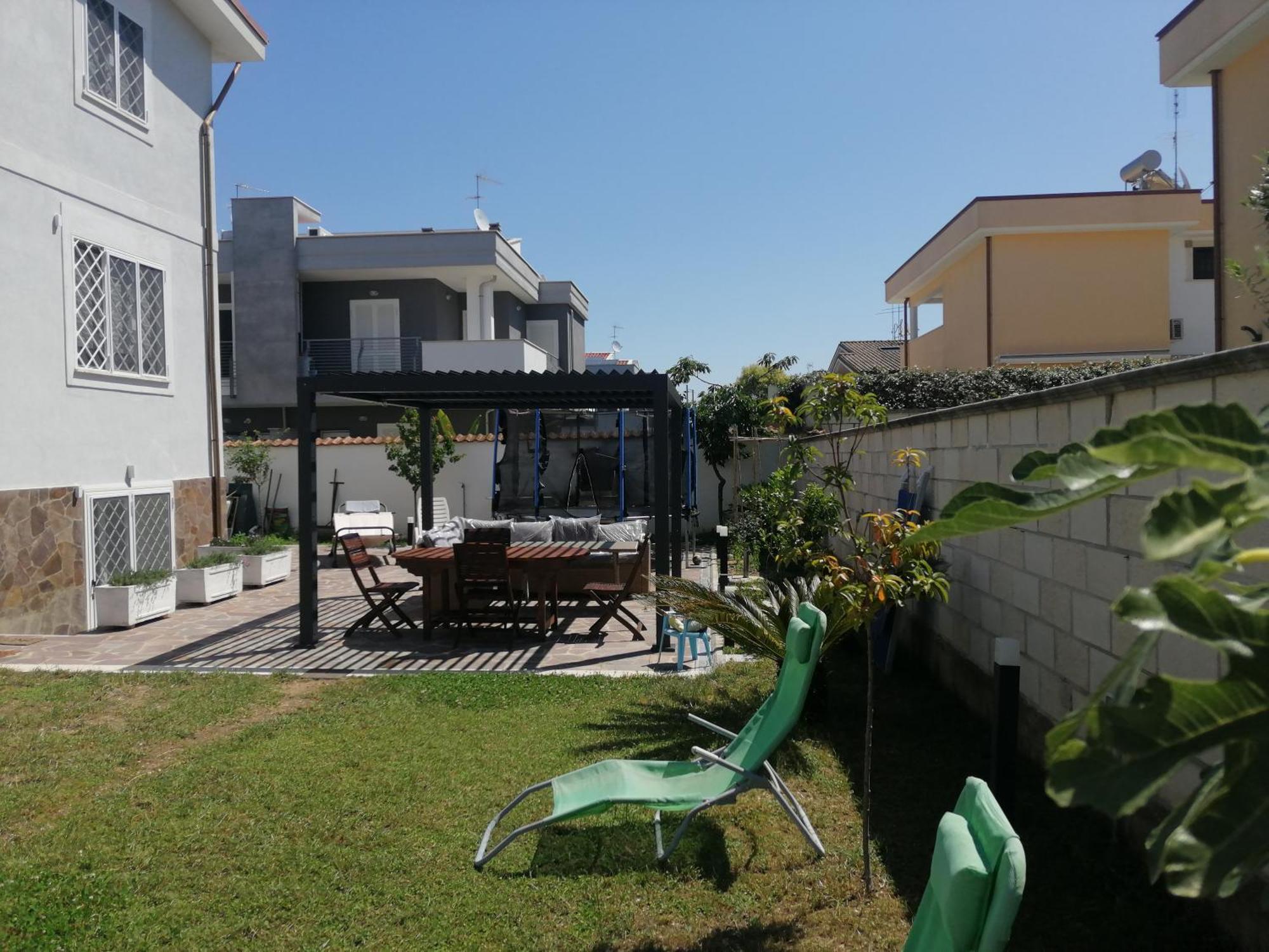 - Monolocale Con Giardino Holiday home Acilia